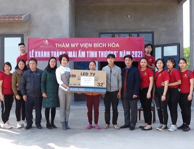 Tham my vien Bich Hoa ho tro xay nha cho ho ngheo hinh anh