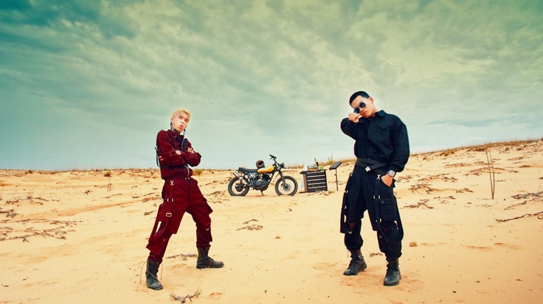 Wowy, De Choat: 'Ngoai rap, chung toi chung gu yeu va song' hinh anh