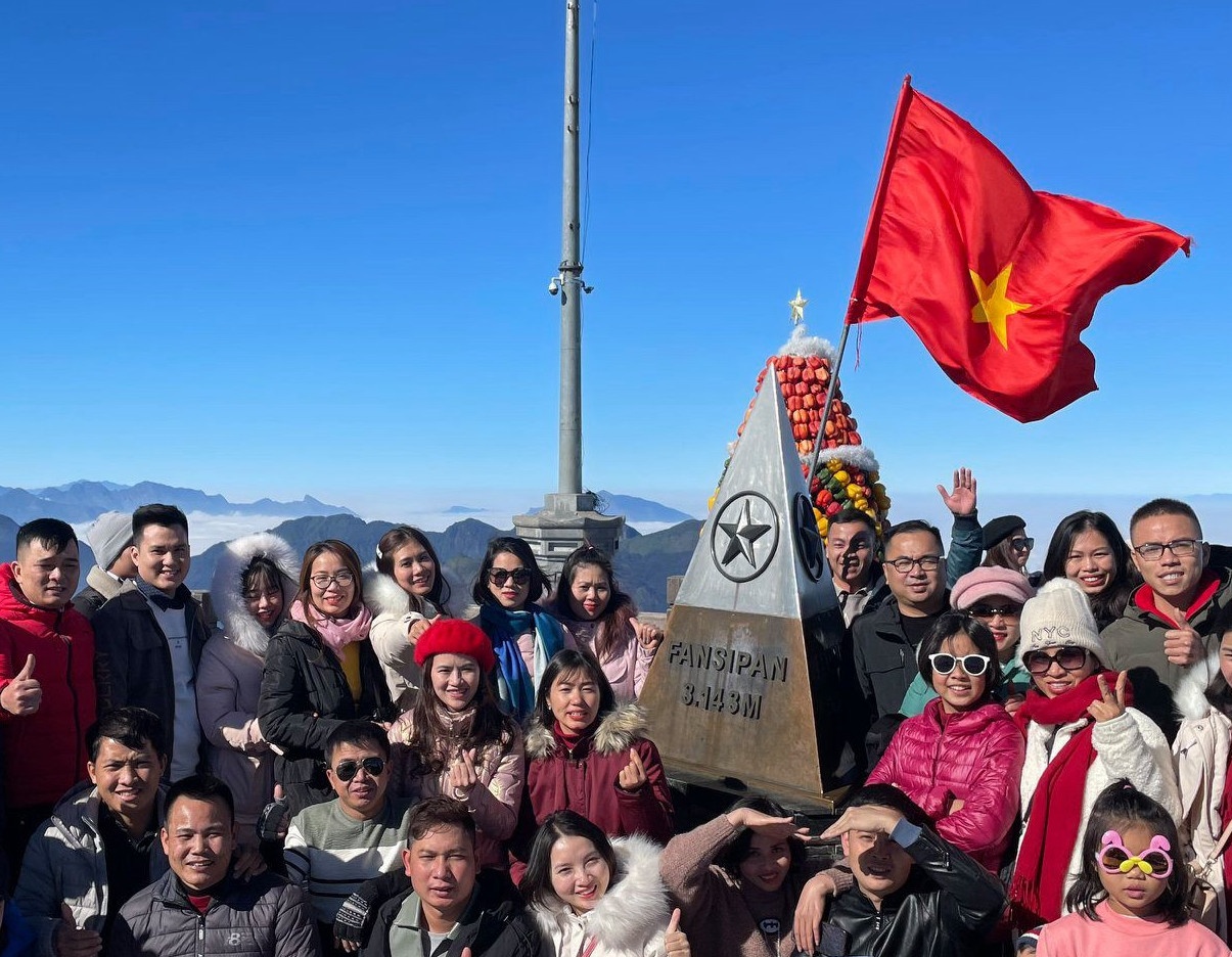 Phuong cham hoat dong dac biet cua Du lich Y Viet hinh anh