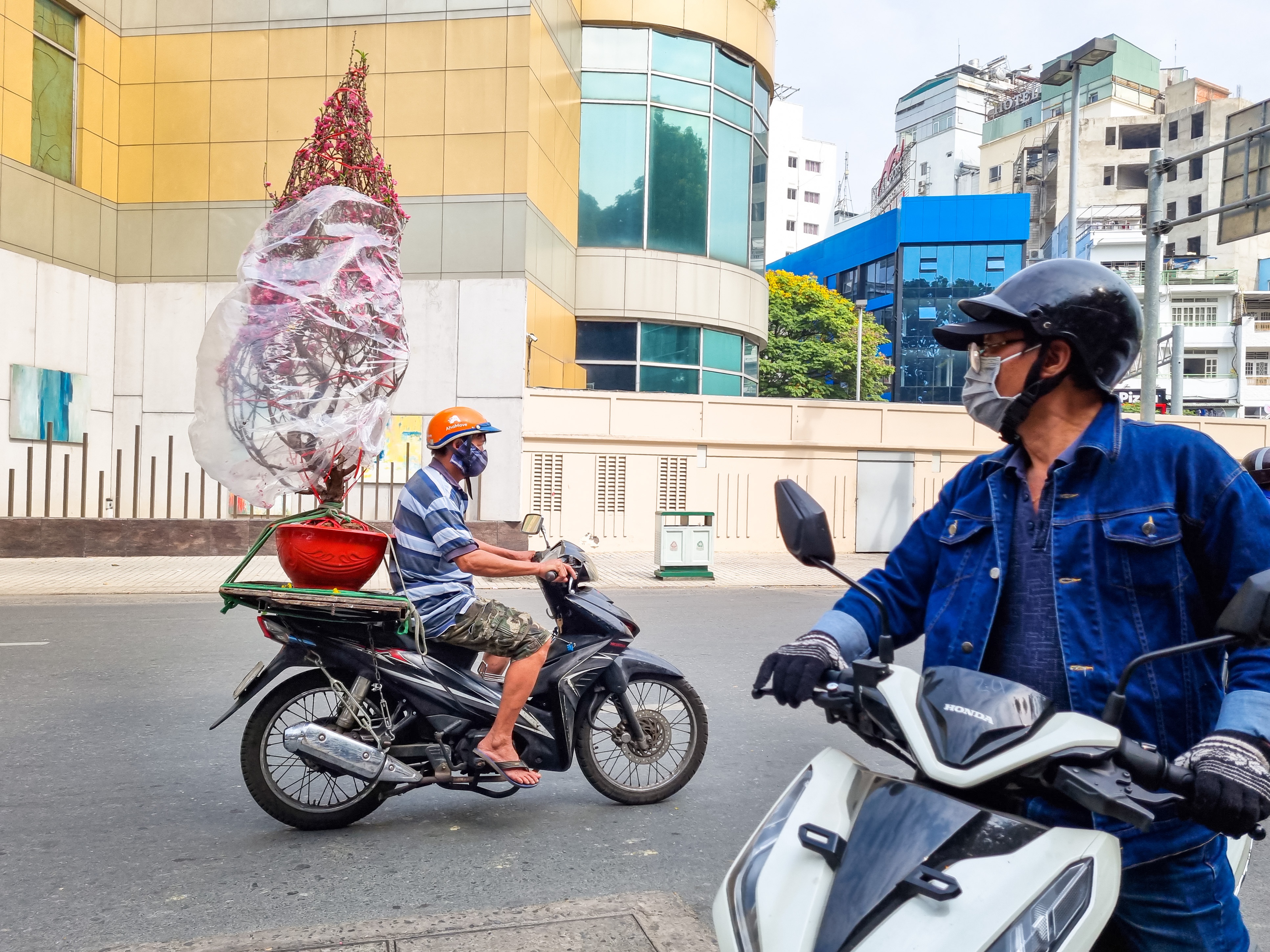 Tết TP.HCM dưới góc nhìn Galaxy S21 ảnh 3 Tet TP.HCM duoi goc nhin Galaxy S21 anh 3