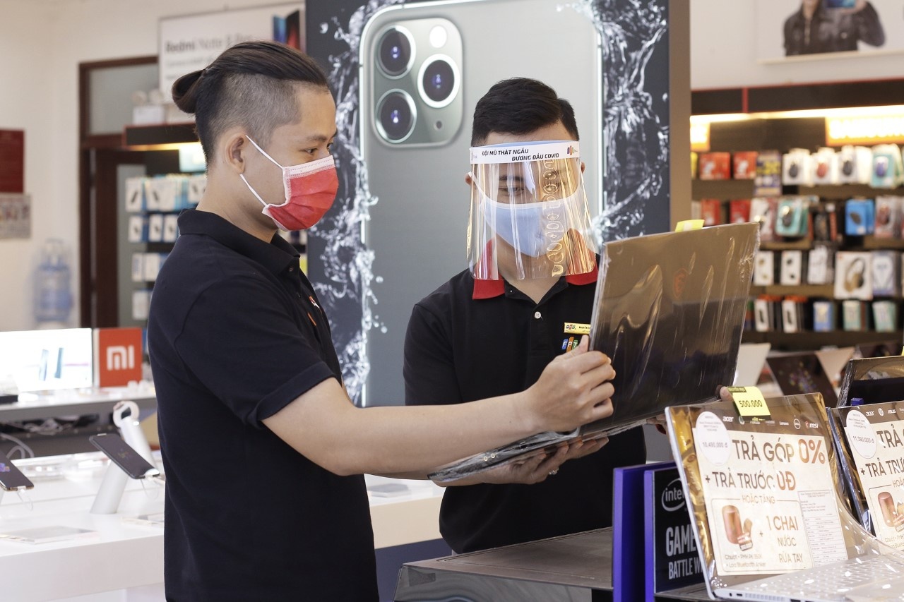 Sau Tet, doanh so laptop tai FPT Shop tang truong gap 5 lan hinh anh