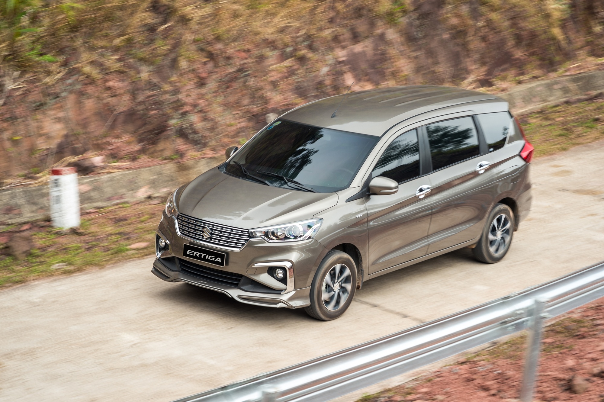 Uu diem cua Ertiga va Ciaz phu hop gia dinh hinh anh