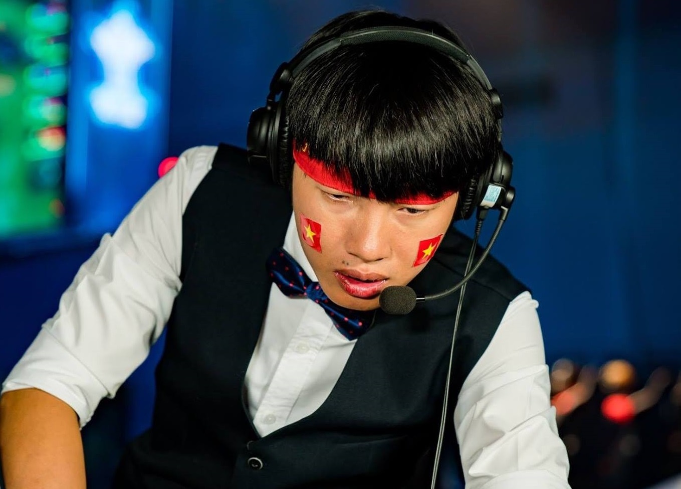 Hanh trinh tu game thu toi BLV chuyen nghiep cua Tung Hoa Mi hinh anh