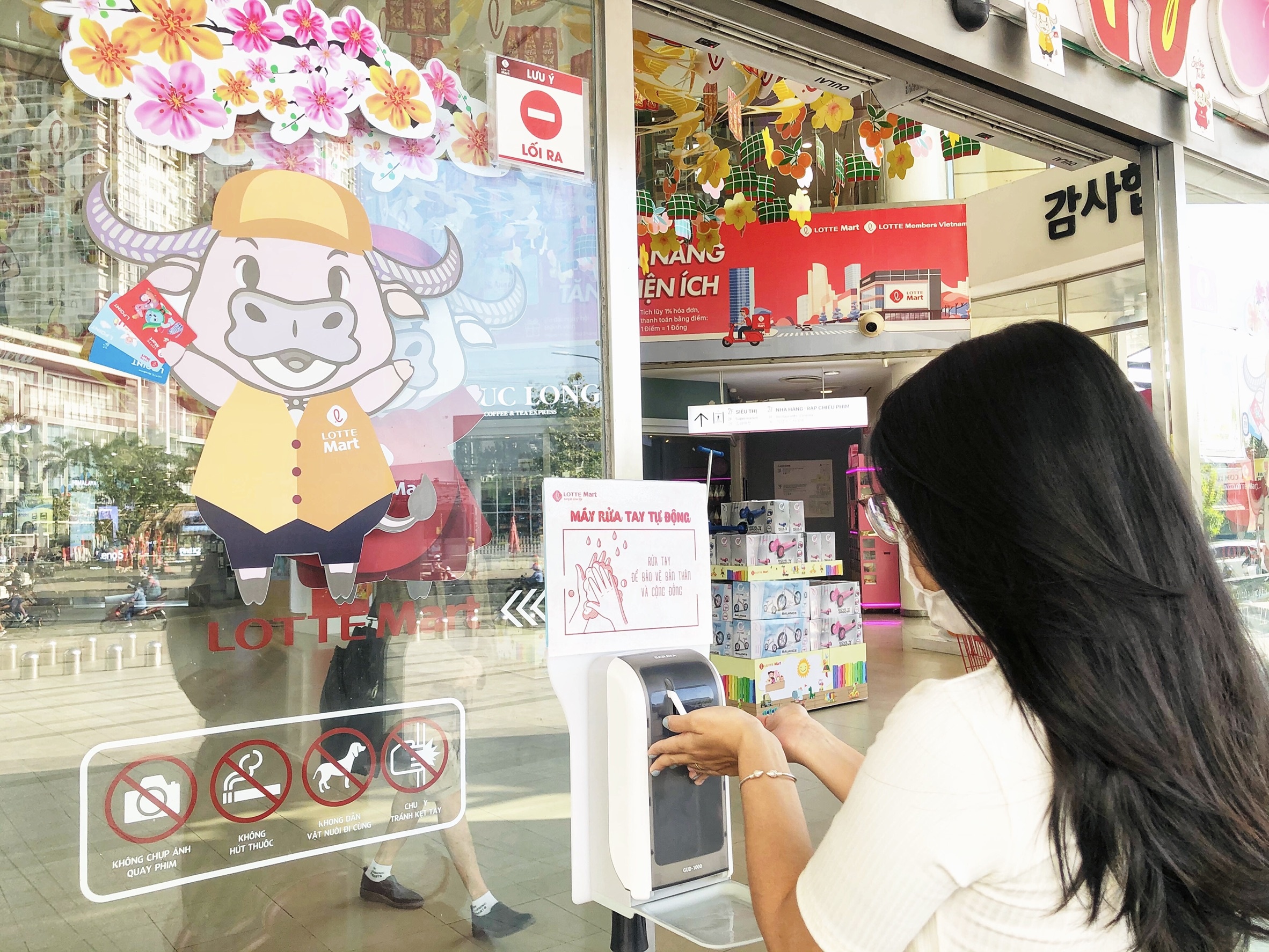 An toan mua sam thoi dich anh 1