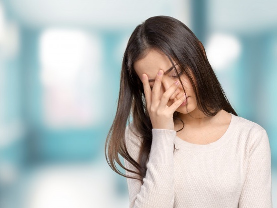 Vi sao phu nu de bi nhiem khuan vung kin? hinh anh