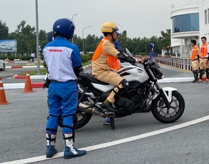 Honda Viet Nam va Cuc CSGT tong ket hoat dong phoi hop ve ATGT 2020 hinh anh