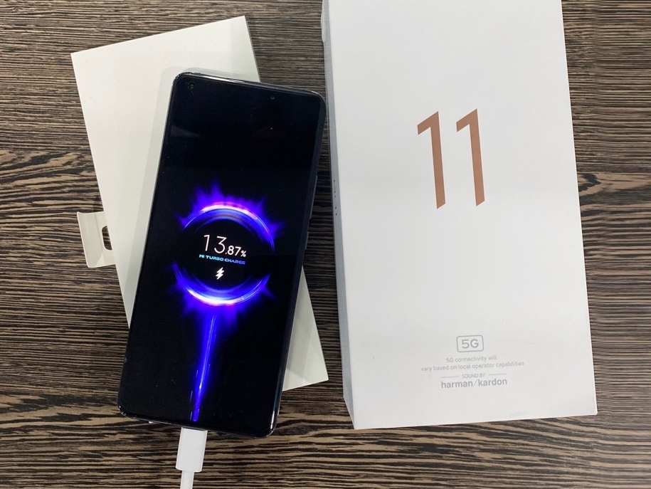 Mi 11 tai Viet Nam ghi diem nho cu sac nhanh hinh anh