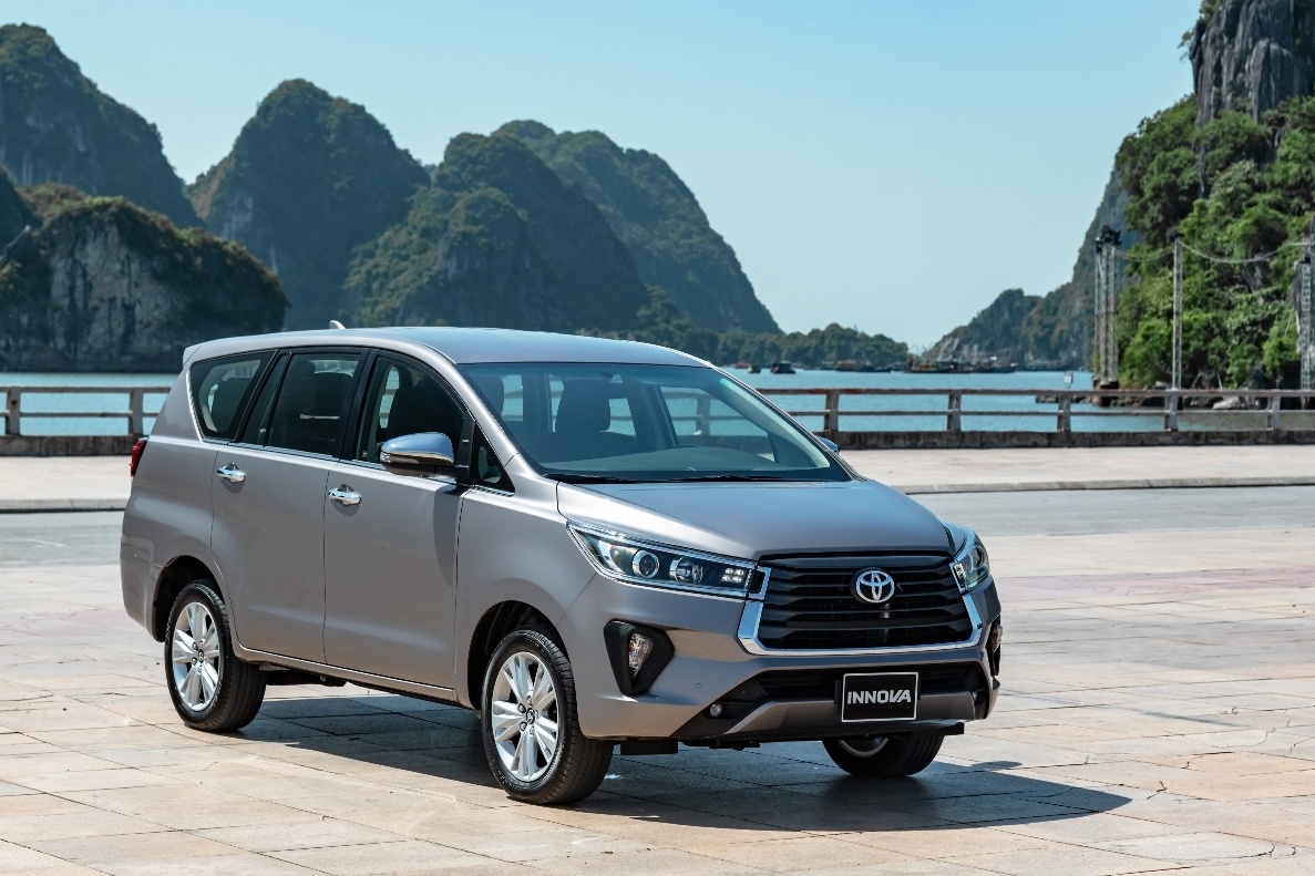 Ly do gia dinh tre chuong Toyota Innova 2021 hinh anh