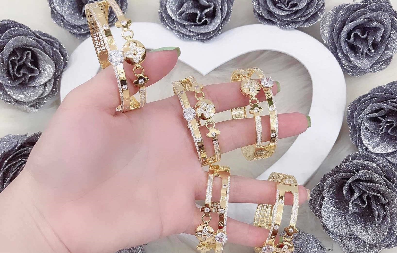 Mua trang suc online tai tiem vang Nguyen Tram hinh anh