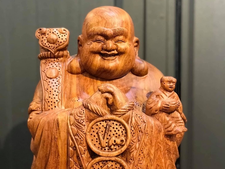 Tuong go Trung Kien - dia chi sam san pham dieu khac uy tin hinh anh