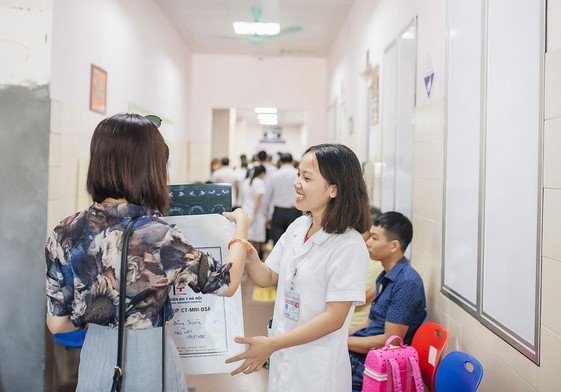 Hanh trinh thap sang niem tin trong nu bac si tuong lai hinh anh