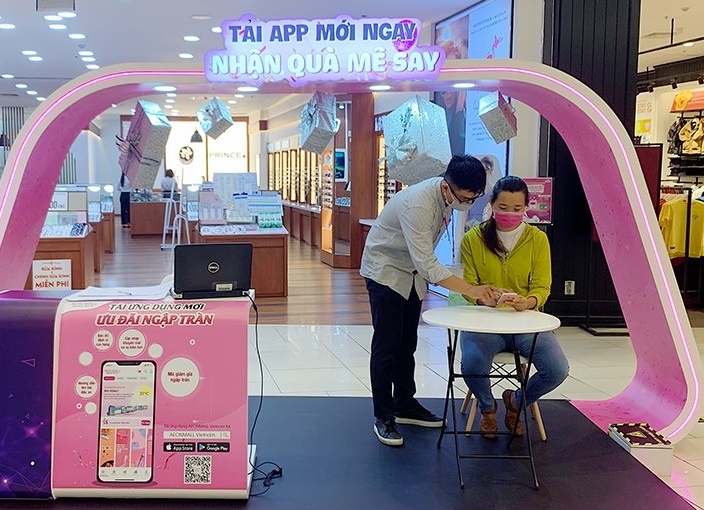 Nhan loat uu dai khi tai ung dung AEON Mall Binh Tan hinh anh
