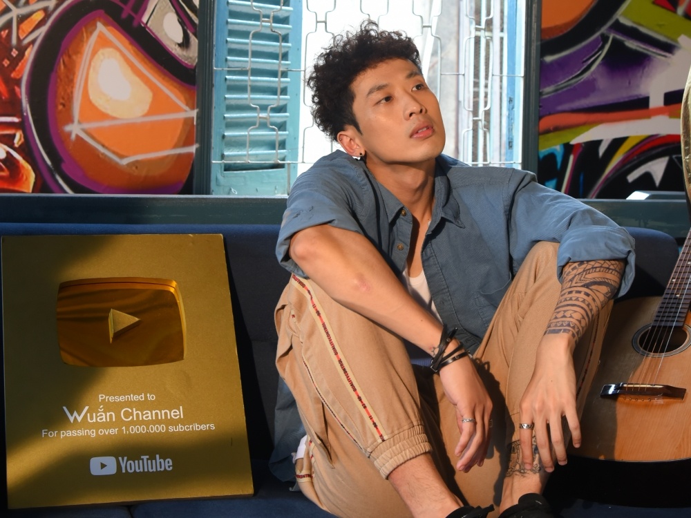 Dien xuat tien bo cua Tuan Tran trong 'Bo gia' hinh anh