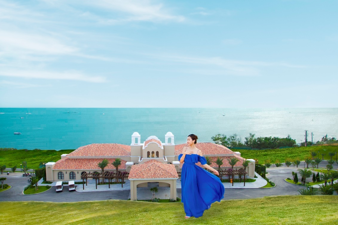 Do My Linh khoe biet thu nghi duong tua doi, huong bien o Mui Ne hinh anh