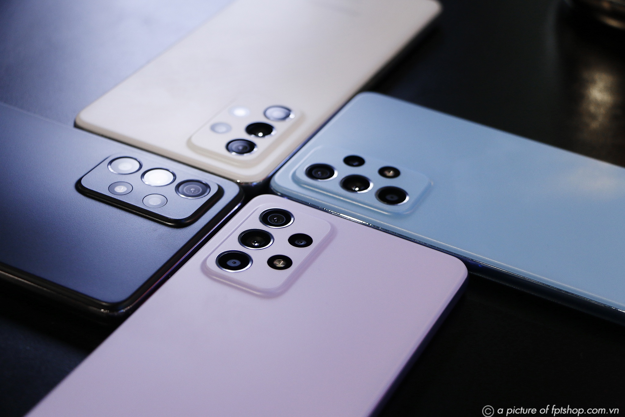 Galaxy A52,  Galaxy A72 anh 2