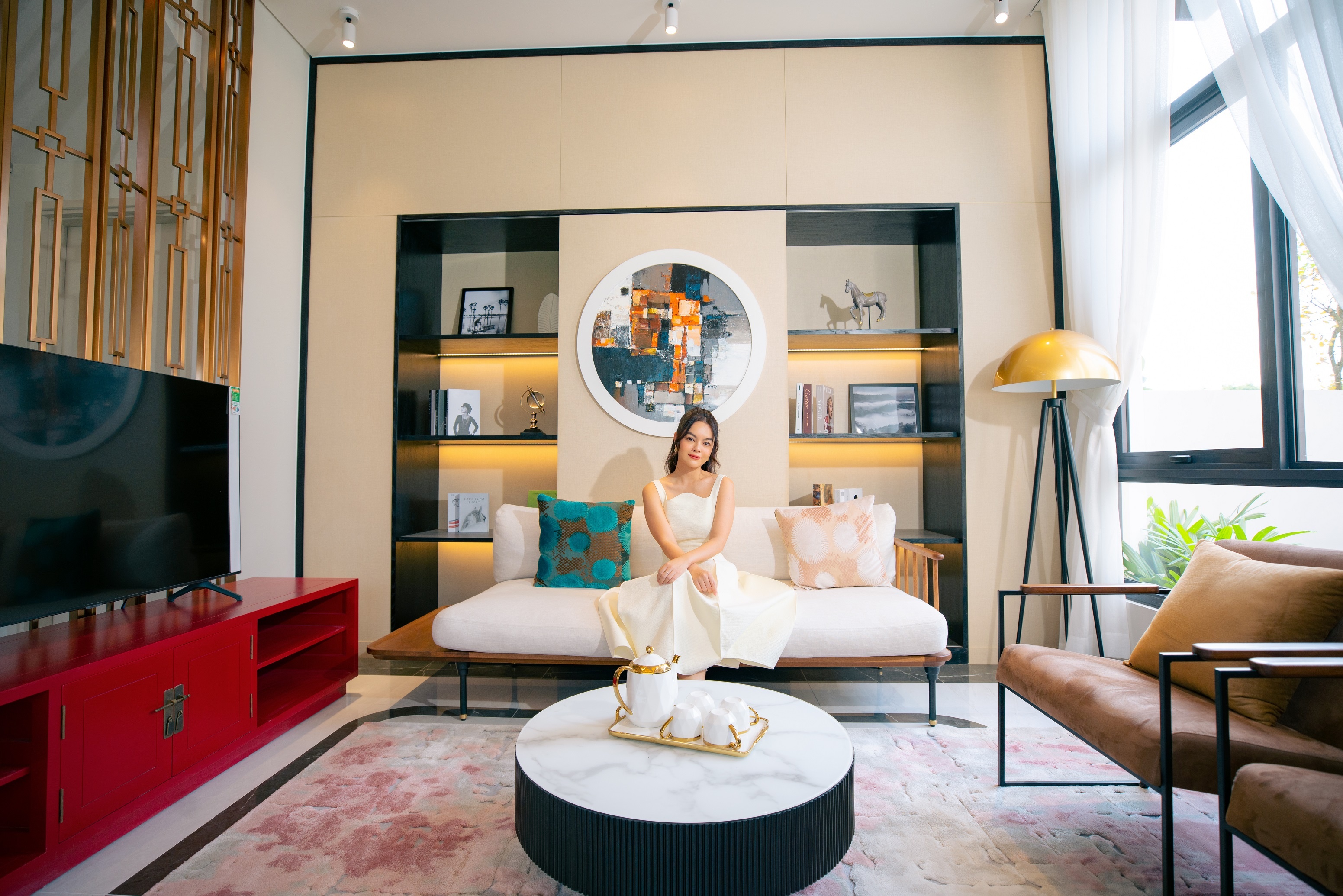 bat dong san nguoi noi tieng,  mua nha cho con anh 1