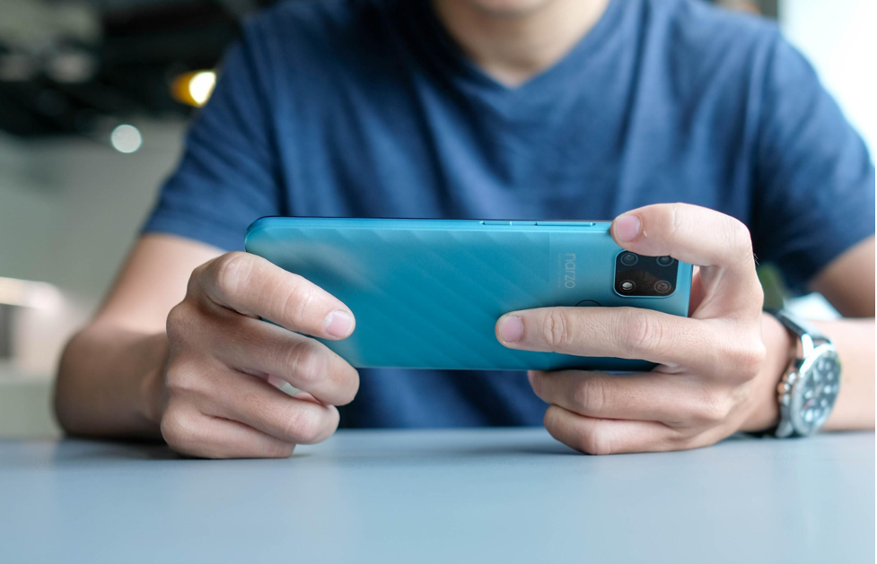 smartphone,  smartphone pin lon anh 10