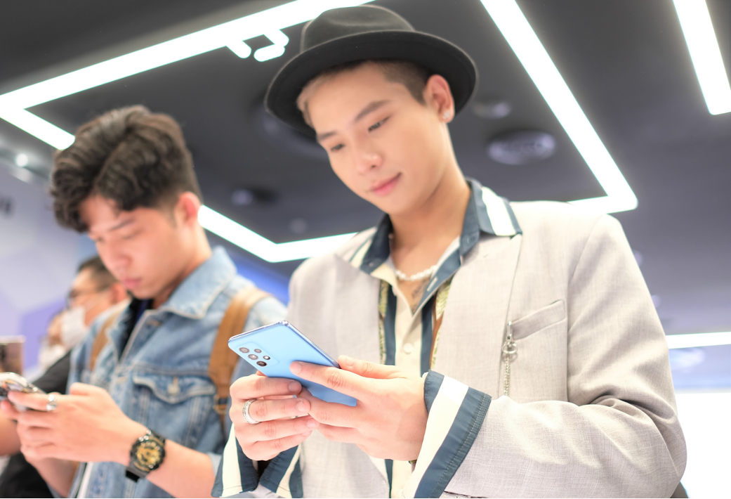 Samsung A72 ra mat nhieu nang cap quan trong anh 2