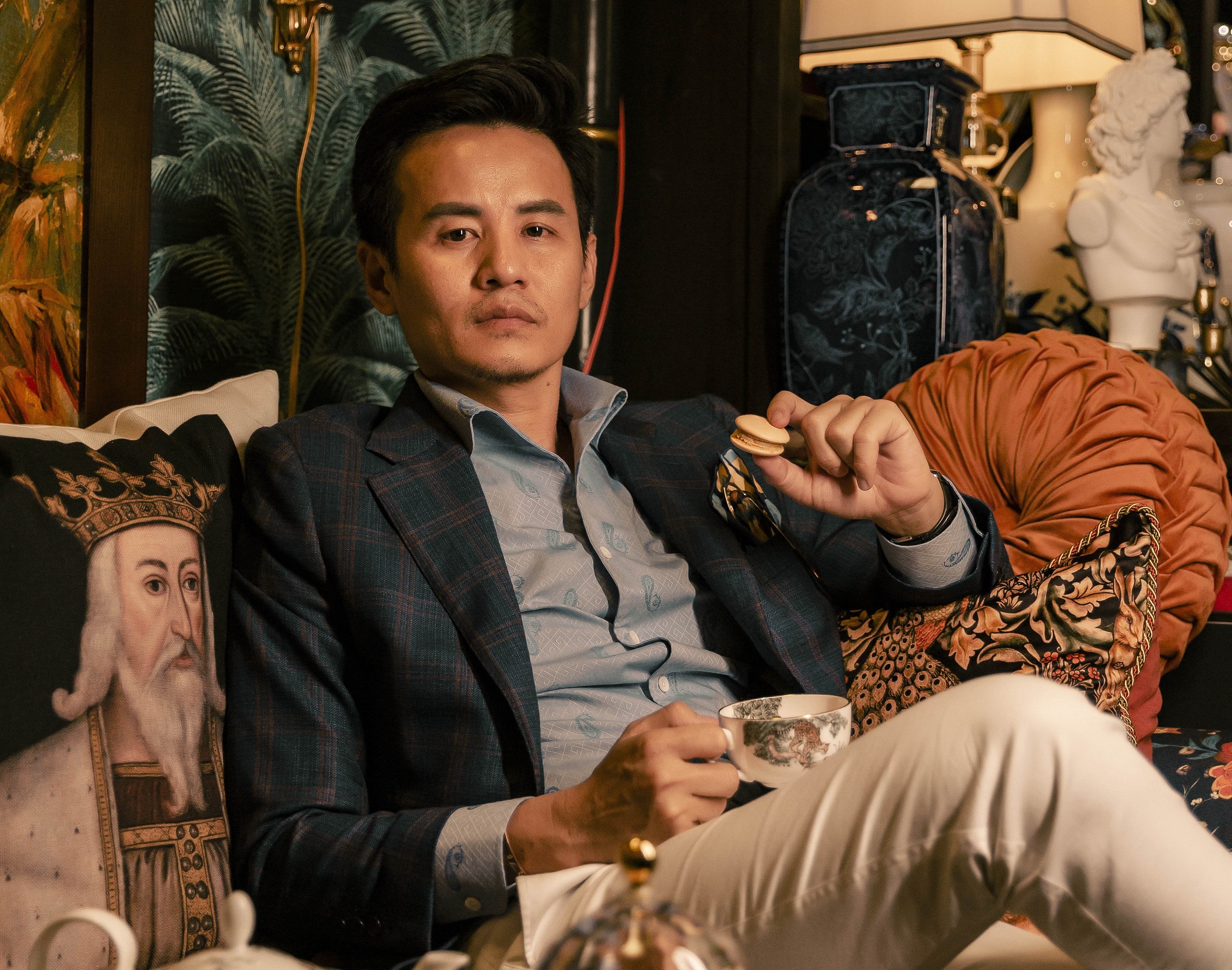 Dien vien Ho Quang Man hoa quy ong lich lam voi loat vest cao cap hinh anh