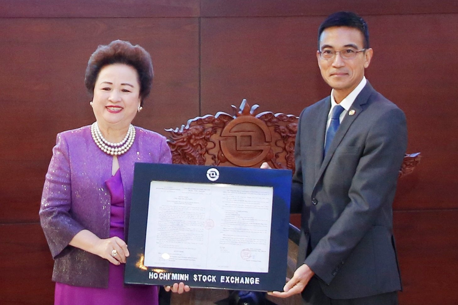 Hon 1,2 ty co phieu cua SeABank giao dich tren san chung khoan hinh anh