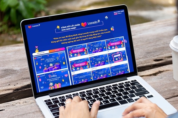 Mang xa hoi phu sac hong - xanh tu nhung buc thiep mung sinh nhat hinh anh