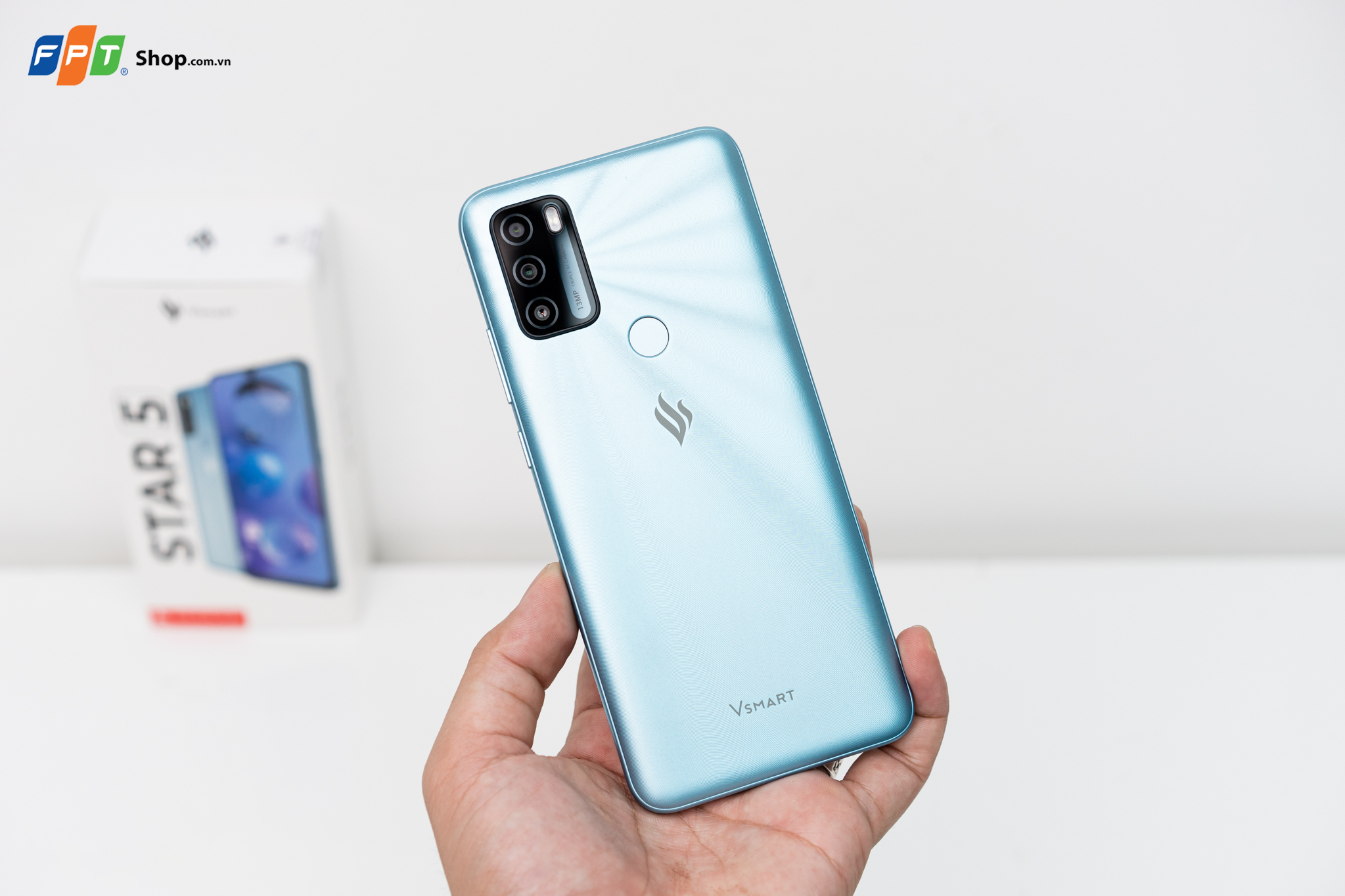 Vsmart Star 5 len ke FPT Shop - tang data 4G, gia chi 2,54 trieu hinh anh