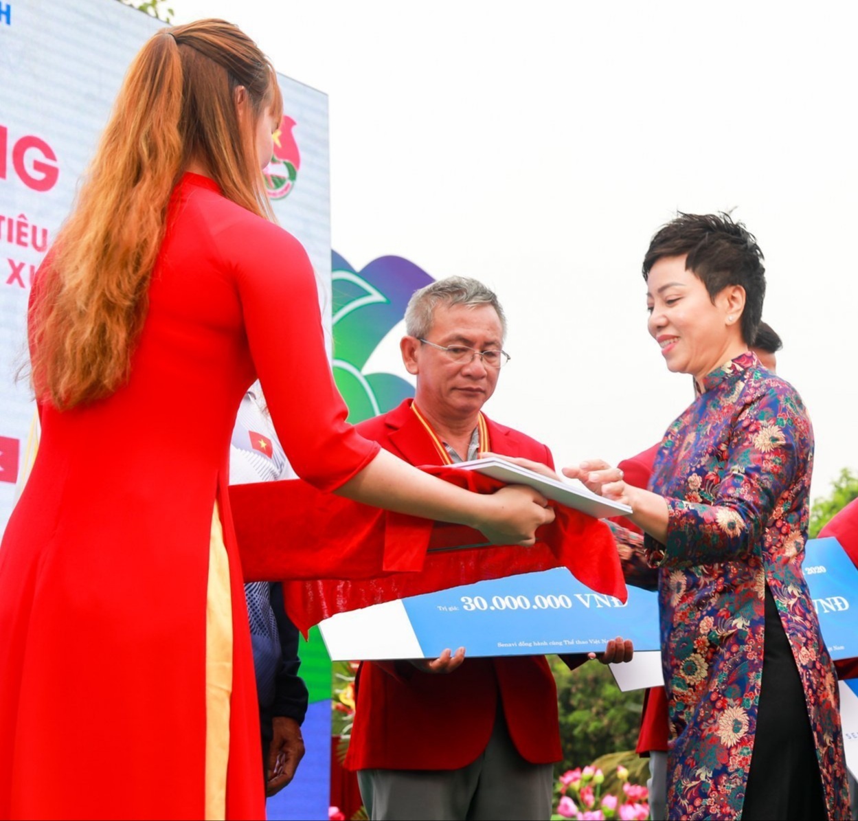 Cong ty Co phan Dau tu Sen Nam Viet anh 1