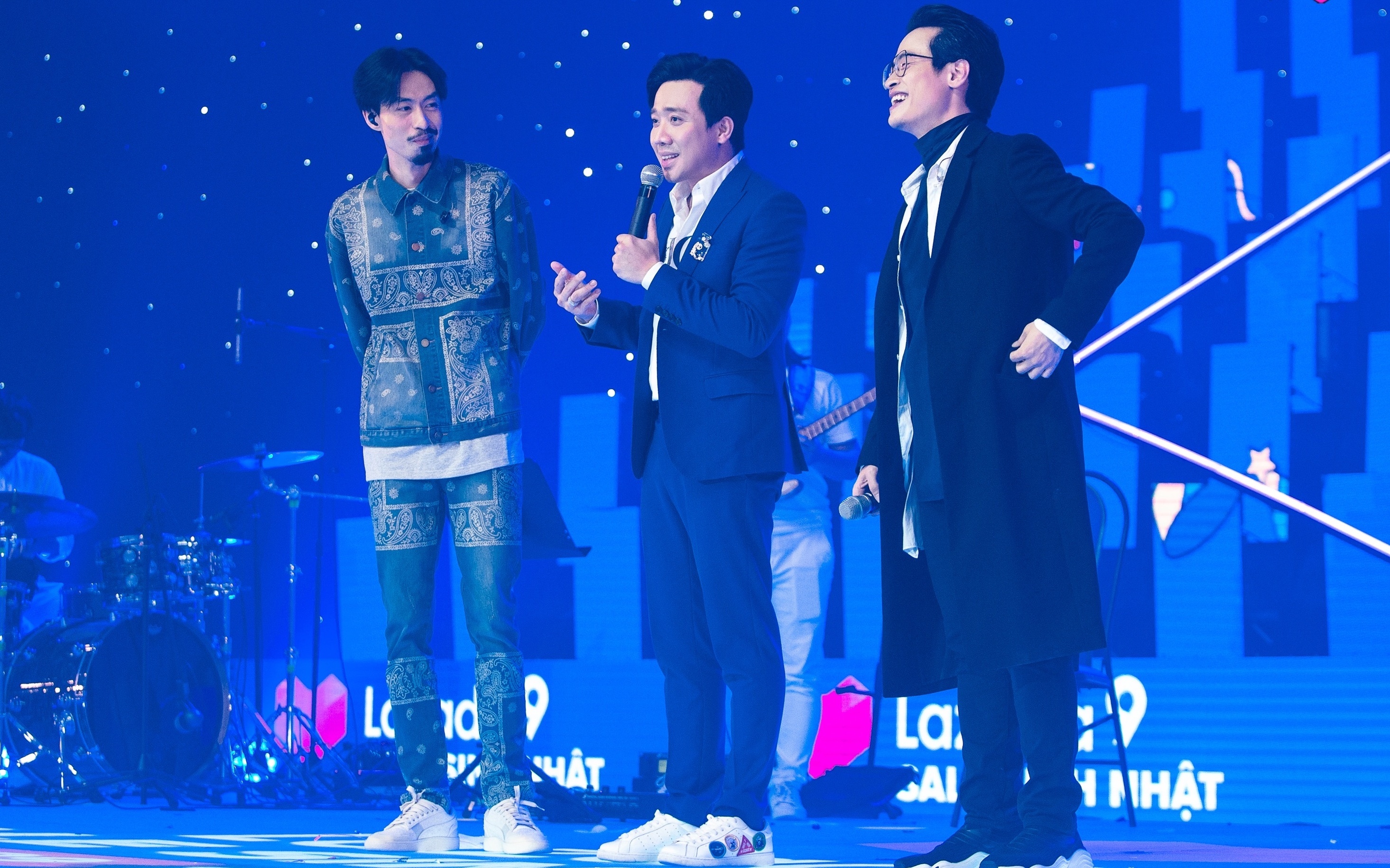 Nhin lai khoanh khac cua dai nhac hoi quy mo lon dau nam 2021 hinh anh