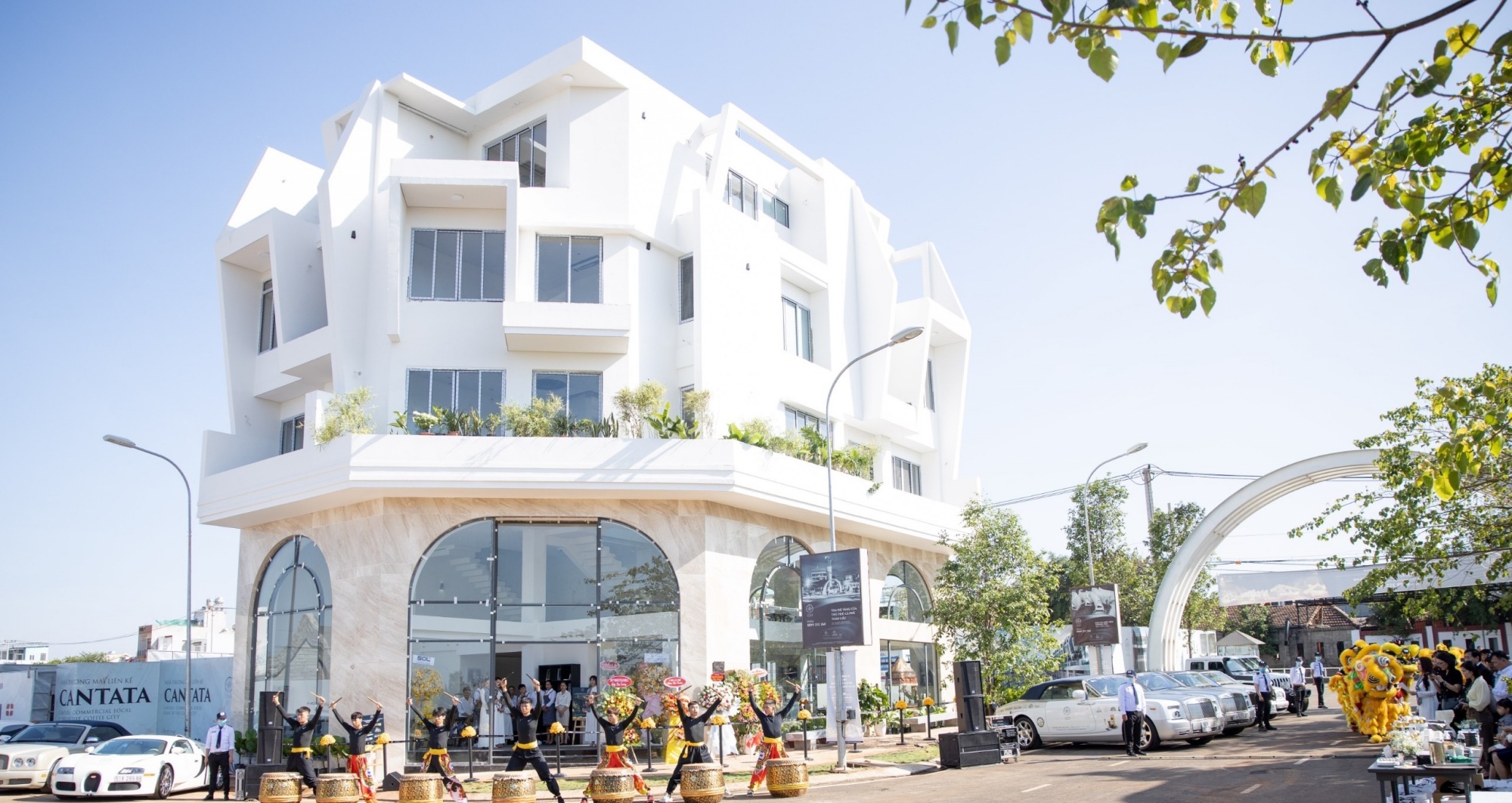 99% giao dich thanh cong trong 80 phut mo ban du an thanh pho ca phe hinh anh