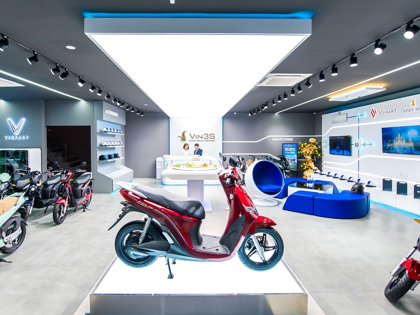 VinFast khai truong 64 showroom ket hop trung tam trai nghem Vin3S hinh anh
