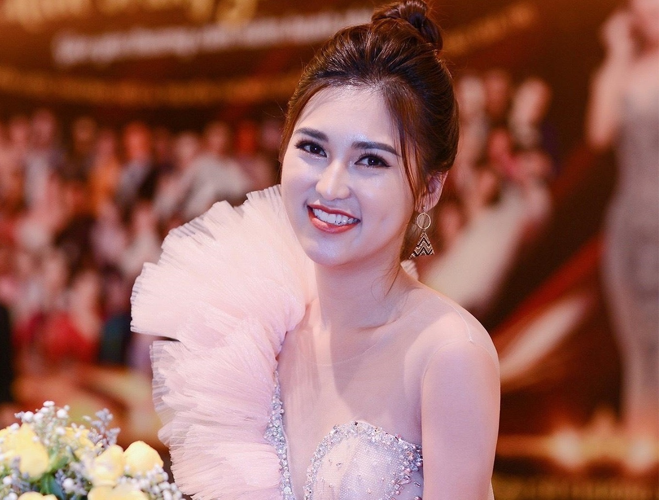 CEO Lyn Group: 'Thoi trang la cong cu the hien ca tinh' hinh anh