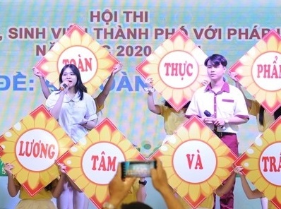 Nhung diem nhan tai hoi thi Hoc sinh sinh vien thanh pho voi phap luat hinh anh