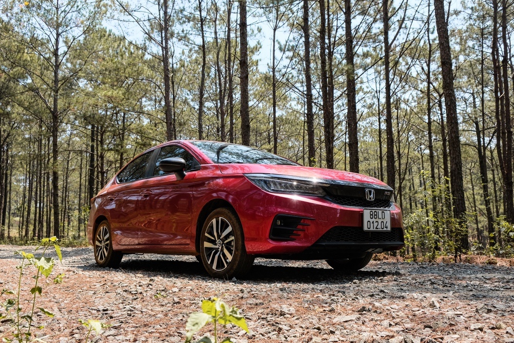 Honda City 2021 - chiec sedan lam chu moi cung duong hinh anh