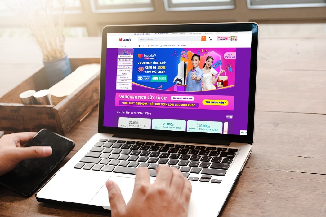 Don hang qua livestream tang 12 lan trong sinh nhat Lazada lan 9 hinh anh