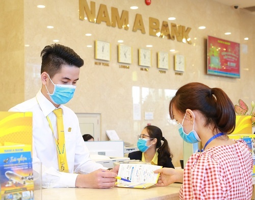 Nam A Bank danh 6 ty dong ho tro nhan vien tiem vaccine Covid-19 hinh anh