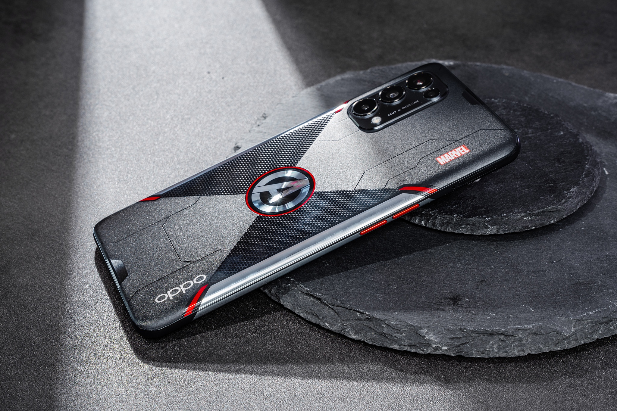 Reno5 Marvel Edition - thiet ke dam chat Avengers, gia 9,69 trieu dong hinh anh