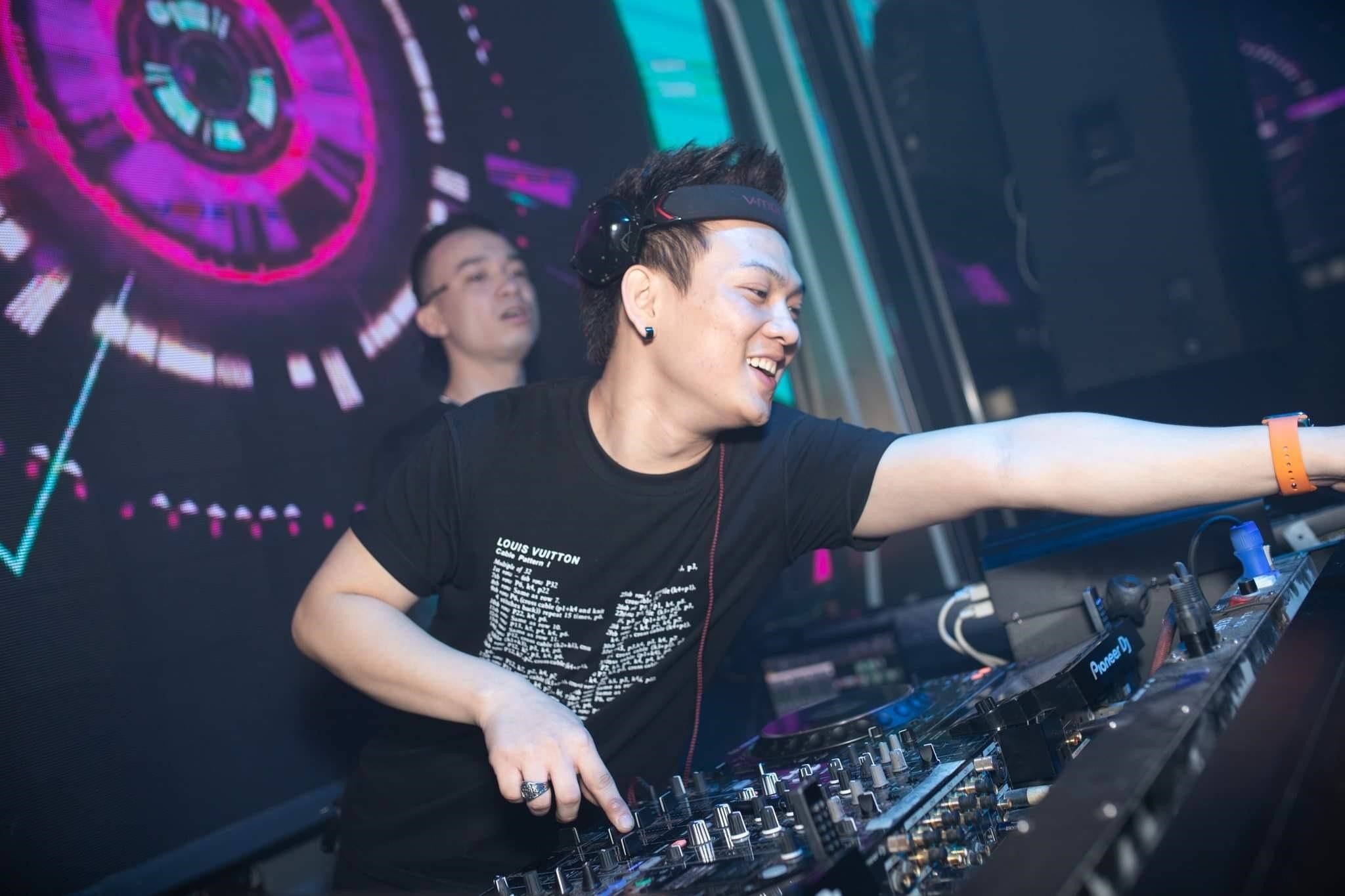 DJ Hung Teddy to chuc liveshow ky niem 12 nam hoat dong hinh anh