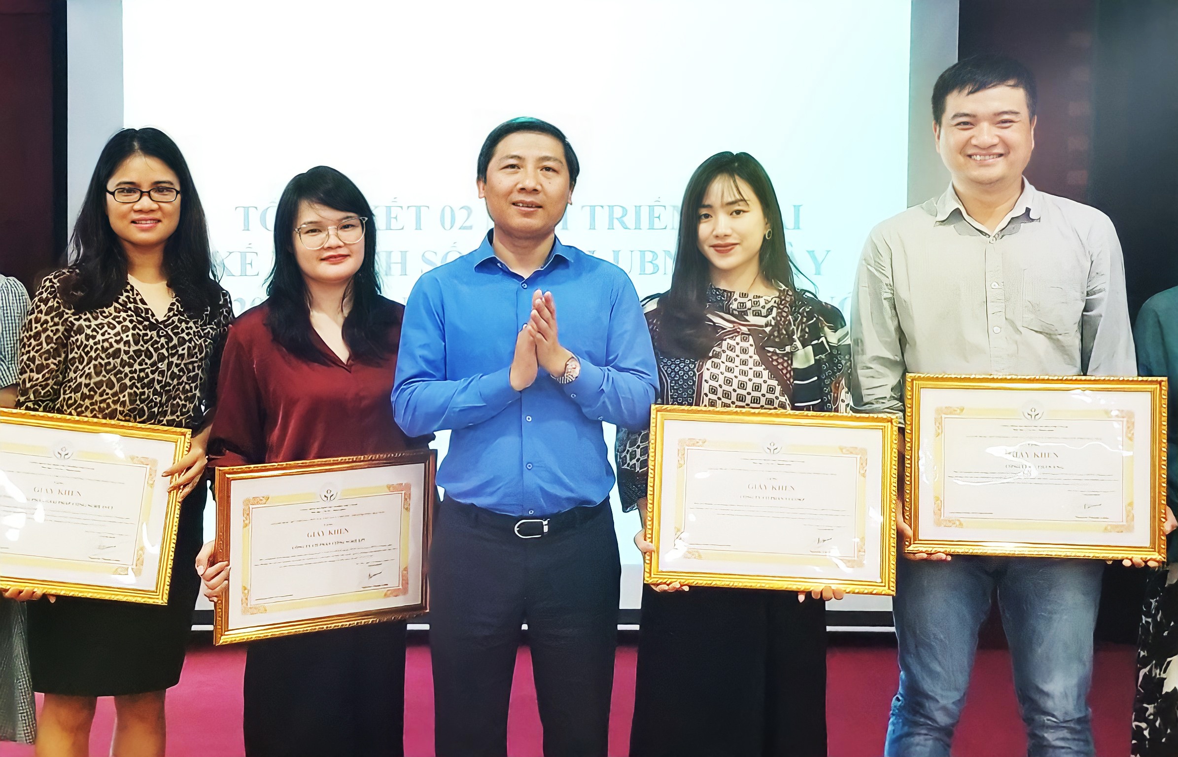 Zalo nhan bang khen cua So Thong tin va Truyen thong Ha Noi hinh anh