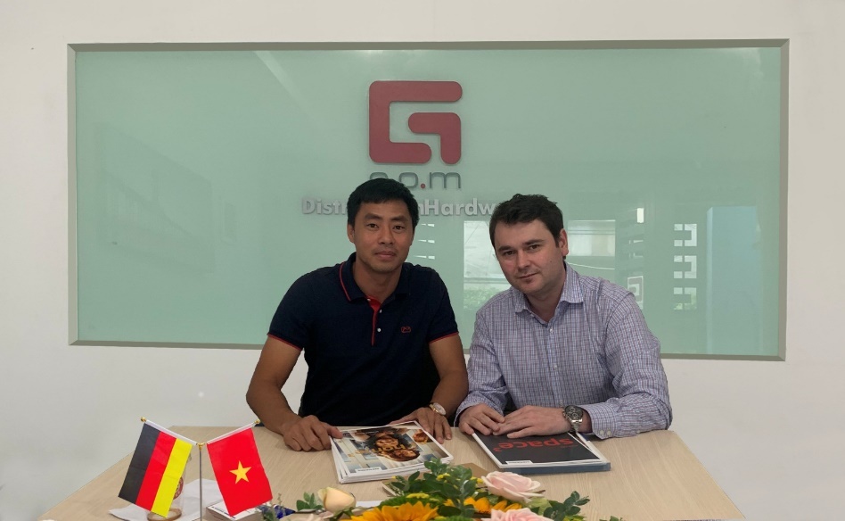 Siegenia,  Gcom anh 5