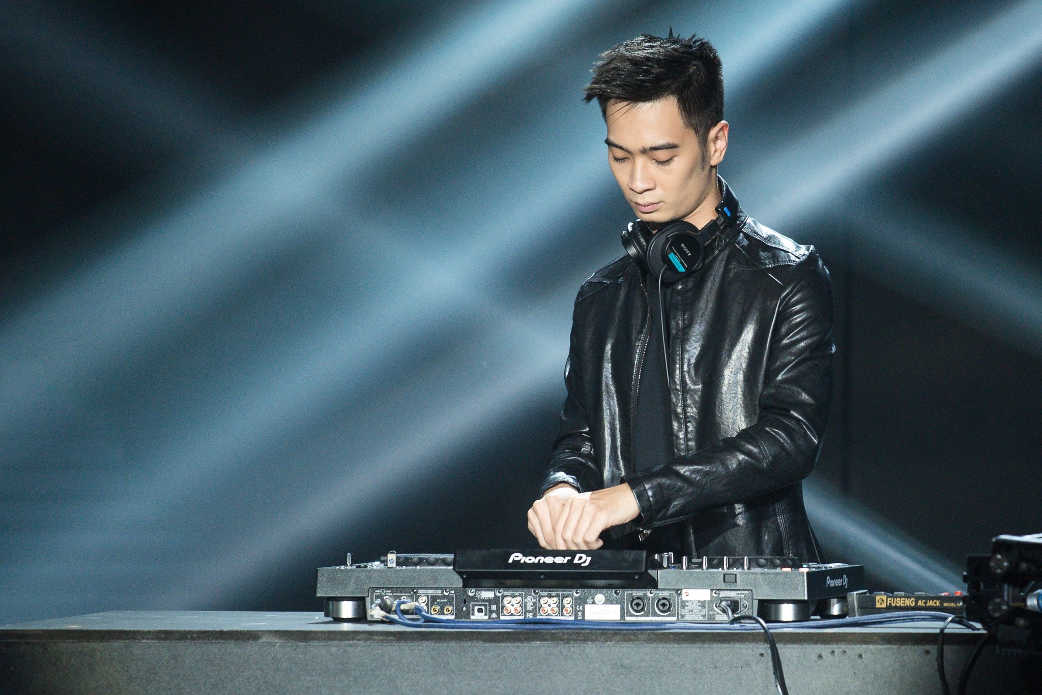 Tiger,  Tiger Collab ID anh 8