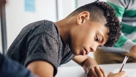 Chung chi tieng Anh Cambridge co loi gi voi viec hoc cua tre? hinh anh