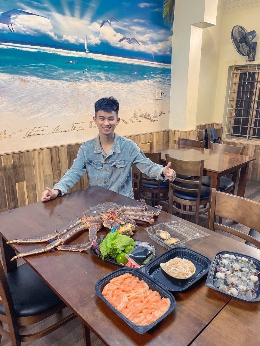 Cua hang hai san Nguyen Van Hieu anh 4