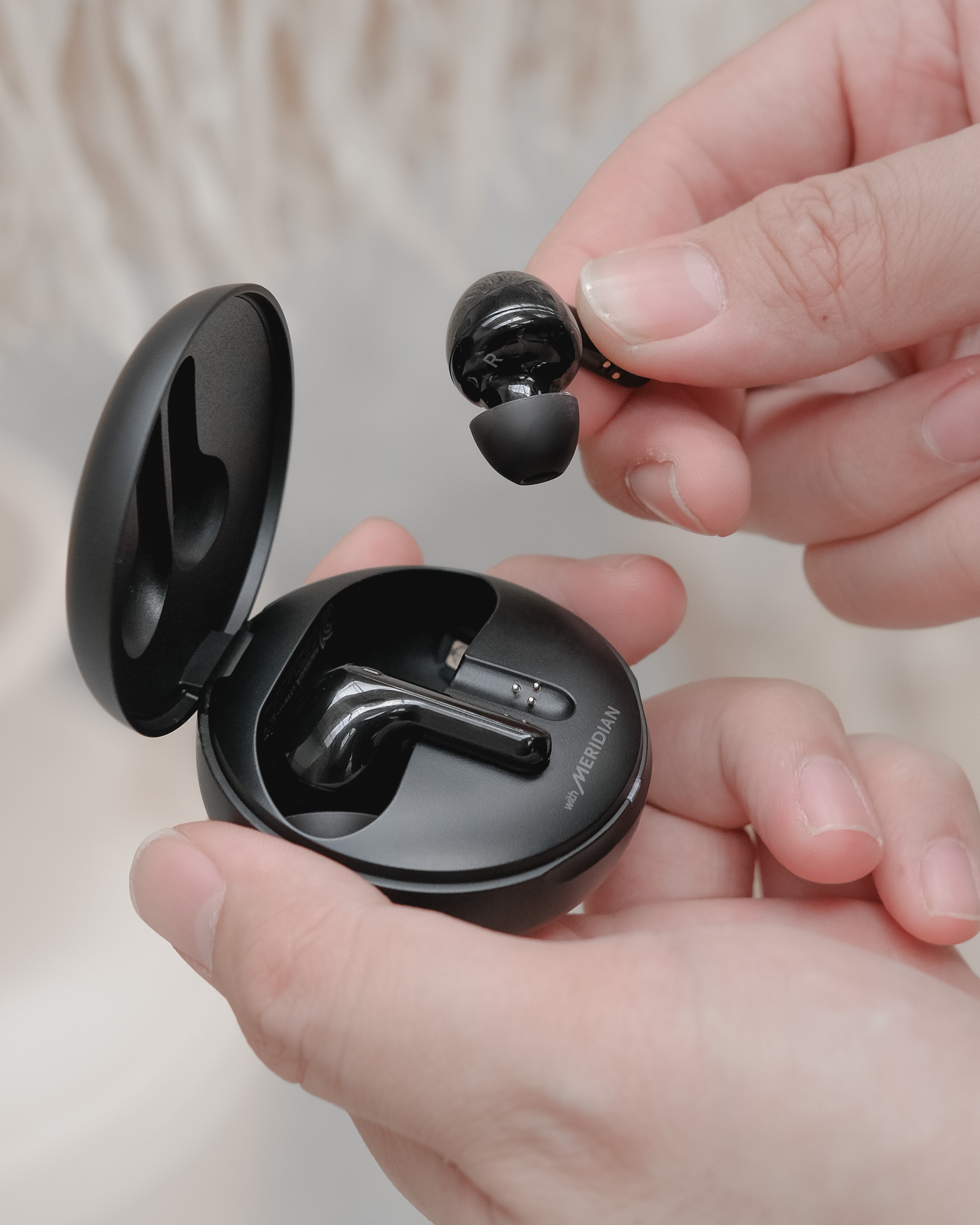 Tone Free FN7,  tai nghe khong day anh 3