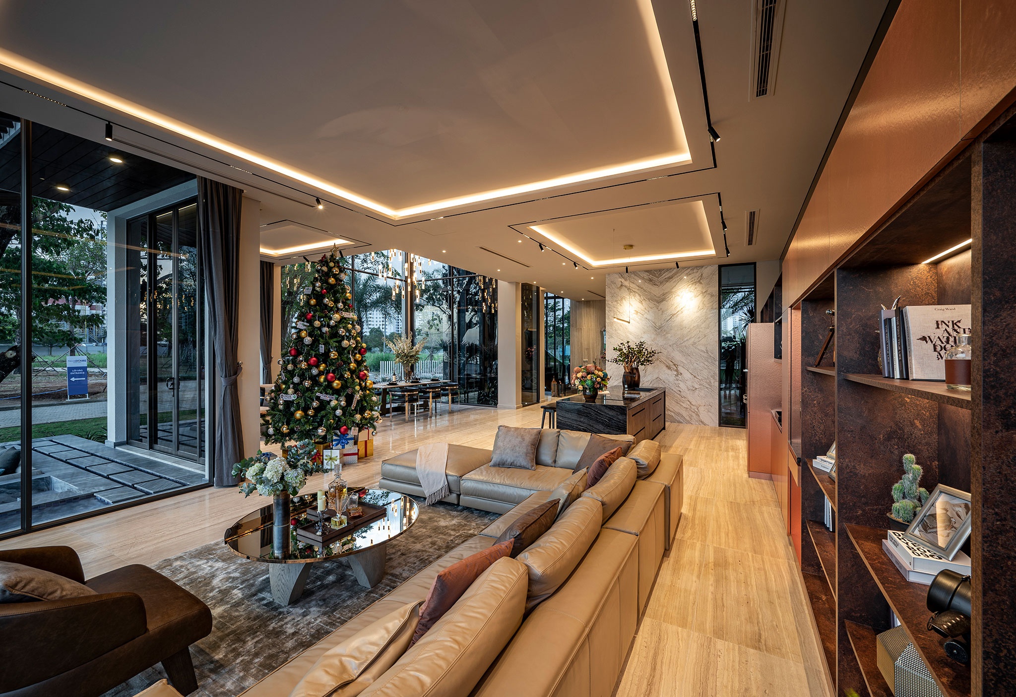 Dang Van Lam,  Novaland anh 10