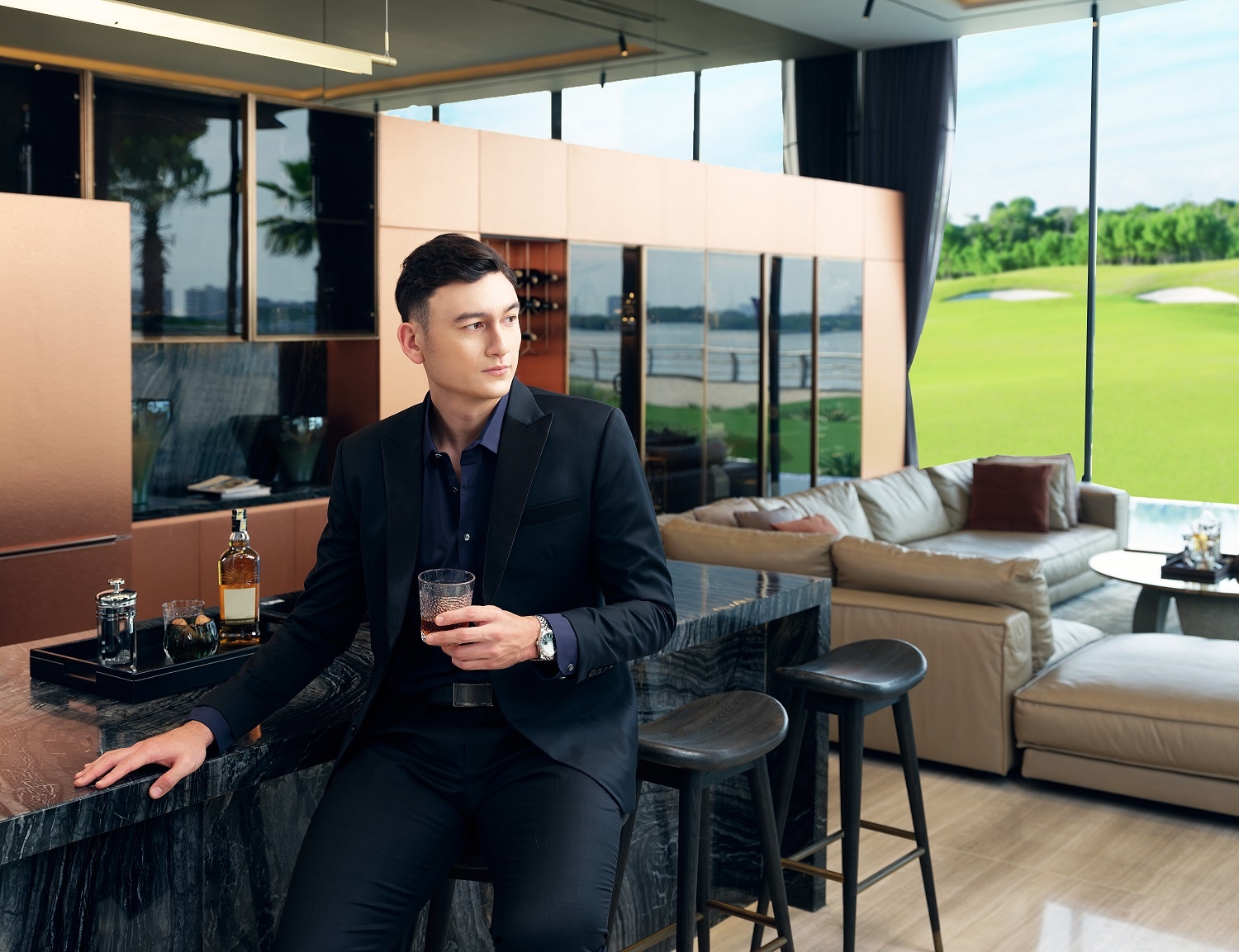 Dang Van Lam,  Novaland anh 1