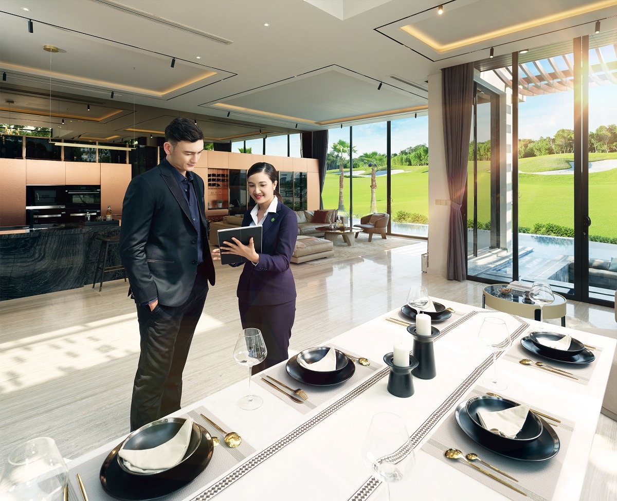 Dang Van Lam,  Novaland anh 8