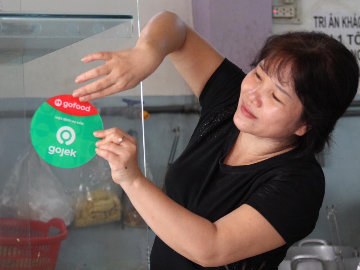 Ly do nha hang, quan an chon kinh doanh truc tuyen hinh anh