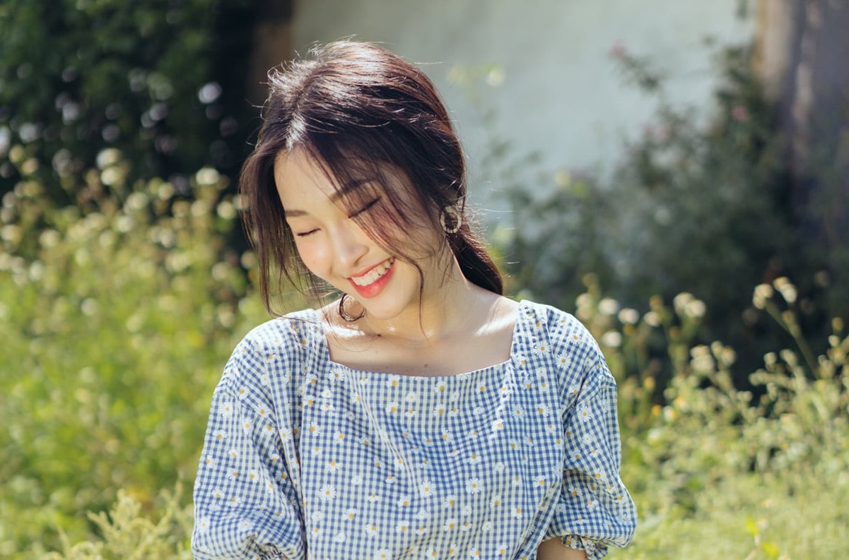 Sam trang phuc nu dep tai thoi trang Khanh Luat hinh anh