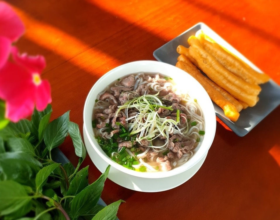 Thuong thuc pho chuan vi Bac giua long TP.HCM hinh anh