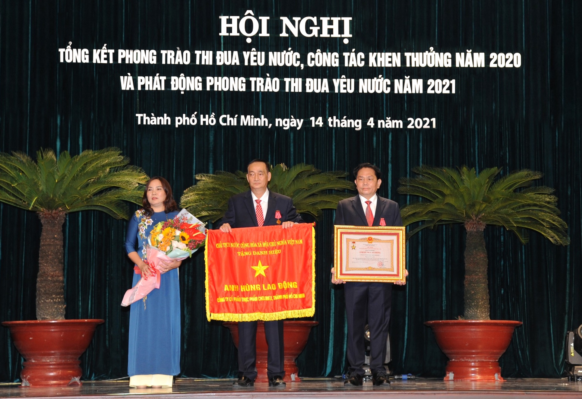 Cholimex Food,  Anh hung lao dong thoi ky doi moi anh 1